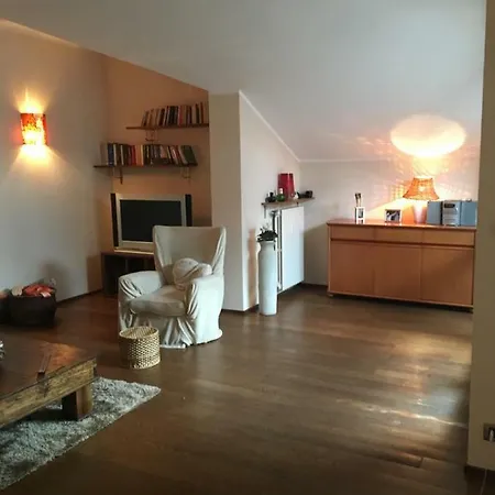 Green Park 2 Mansardato Con Box Auto In Loco Apartamento Turín